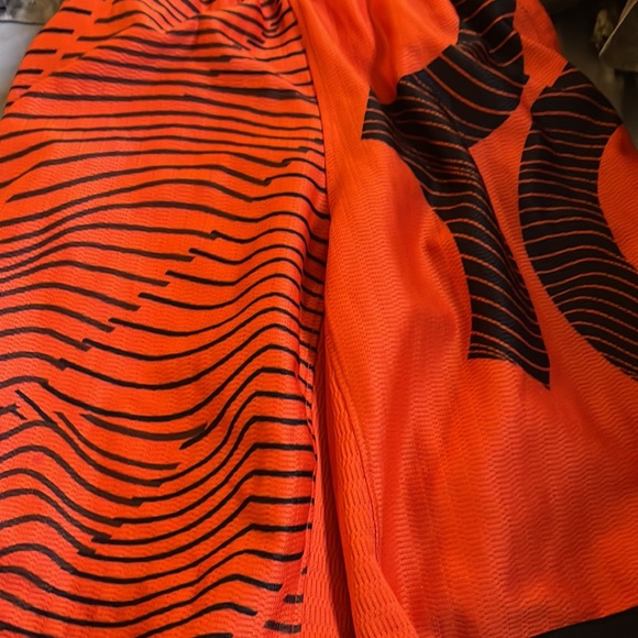 Boys shorts sizes medium to x large - Picture 2 of 6